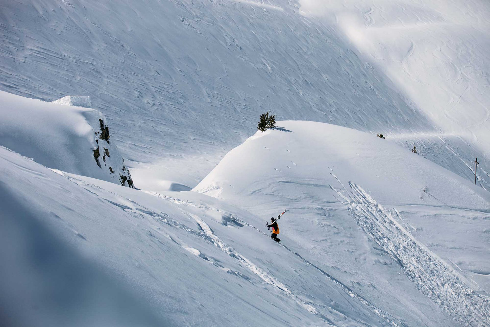Lucas Mangold hiking a gap, photo Marco Schmidt