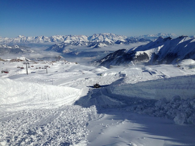 The SupThe Superpipe and Easy Park at Snowpark Kitzsteinhorn will open friday, 25th Novembererpipe and Easy Park at Snowpark Kitzsteinhorn will open on friday