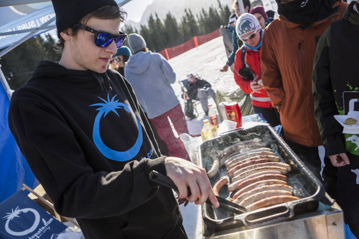 No worries, there will be plenty of food around for the PlanP QParks Freeski Tour stop captured by Roland Haschka