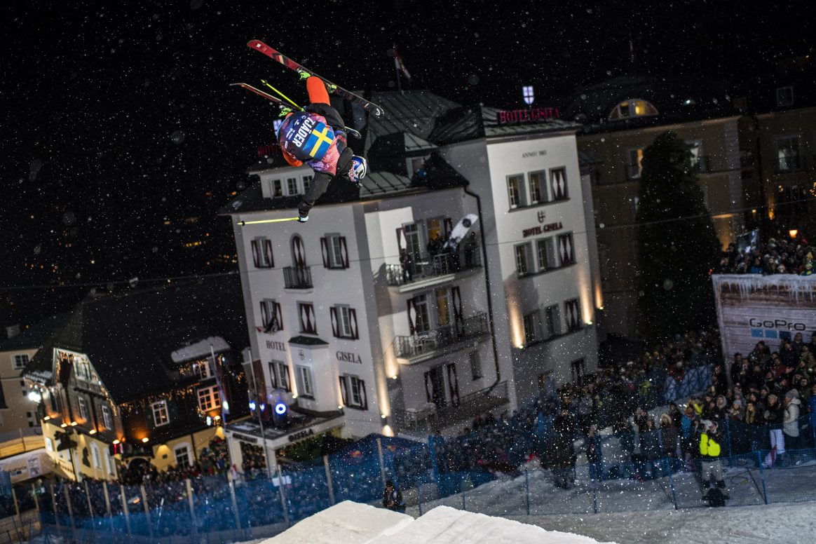 Jesper Tjäder flying to victory at the Red Bull Playstreets in Bad Gastein