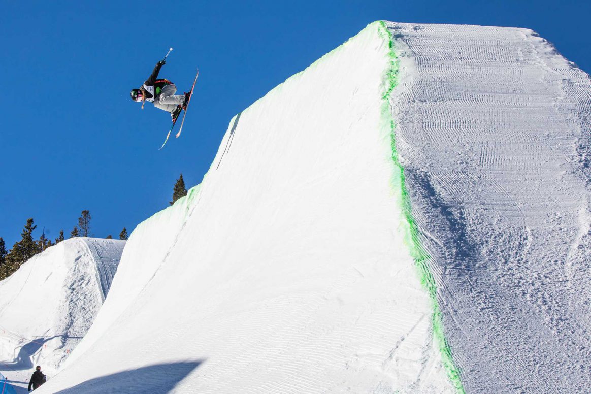 Abigale Hansen competes in the 2018 Dew Tour women's Modified Superpipe.