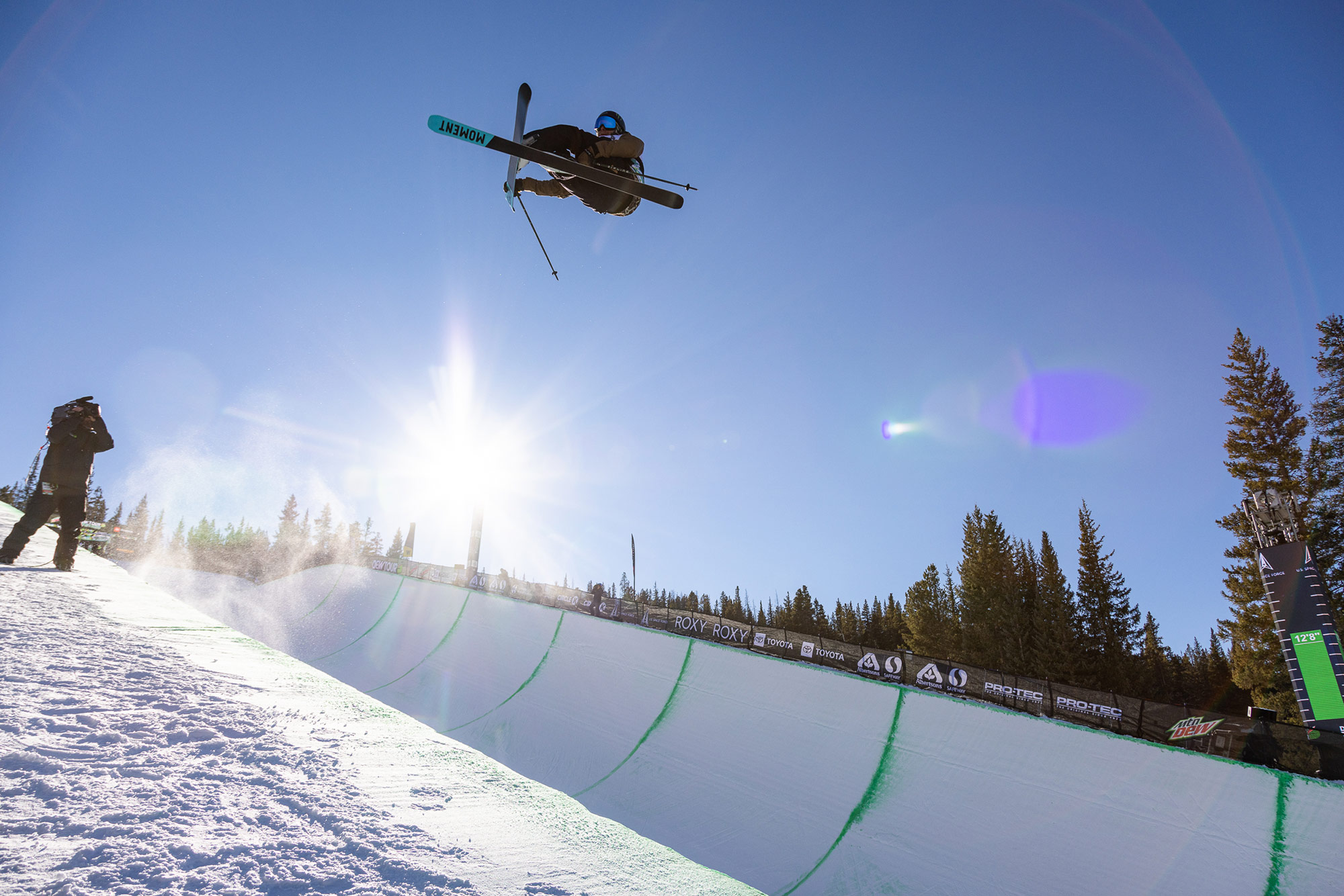 David Wise competes in mens finals at the 2021 Dew Tour ski halfpipe.